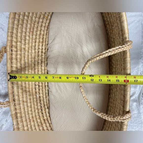 Woven rattan Basket with Handles NWOT - Picture 12 of 13